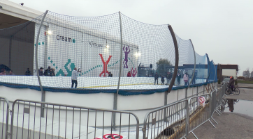 V Napajedlích otevřeli nové ledové kluziště