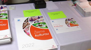 Město pokřtilo kalendář v rámci vernisáže spolku Rozumění