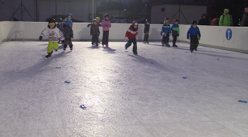 Bruslení pro veřejnost na umělém kluzišti