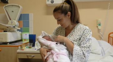 Narodilo se více děvčat než chlapců