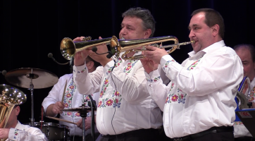 Seriál dechovek zahájili Vacenovjáci