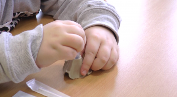 Mutace omikronu v základních školách je na vzestupu