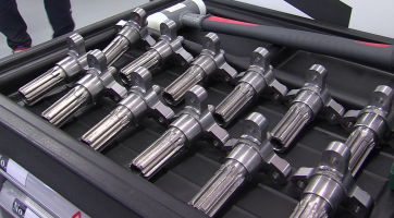 SŠ-COPT získala špičkový obráběcí stroj řízený počítačem