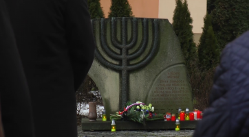 Občané Vsetína se poklonili obětem holocaustu