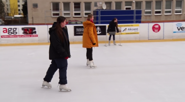 Kluziště láká školy i sportovce