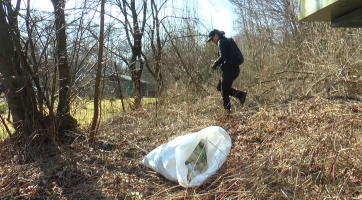 Zaměstnanci krajského úřadu pomáhali uklidit svět