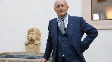 Ivo Valenta uspěl u Nejvyššího správního soudu. Omezování neočkovaných v restauracích a hotelech bylo nezákonné