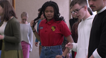 Gymnazisti učili francouzské studenty slovácké tance 