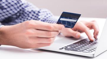 Muž chtěl zúročit rodinné úspory investováním do kryptoměny. Přišel o více než milion korun