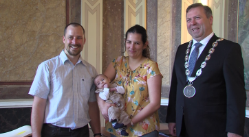 Na radnici přivítali prvního občánka města roku 2022