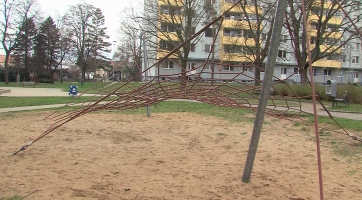 Město připravuje dětská a sportovní hřiště na jaro a léto