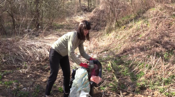 Uprchlíci pomáhali městu s úklidem