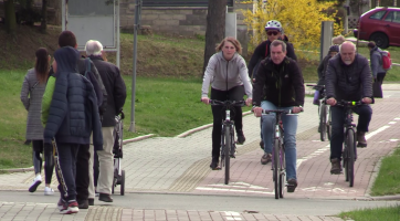 Radní vyrazili na kola