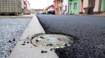 Revitalizace Vrchlického ulice pomalu končí