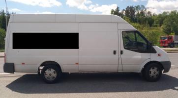 Posílené policejní hlídky zadržely na hranicích podezřelou dodávku