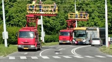 Jižními Svahy vedou nové troleje. Měnily se poprvé od roku 1989