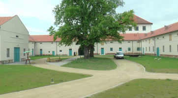 Rekonstrukce hospodářského dvora v Rymicích je u konce