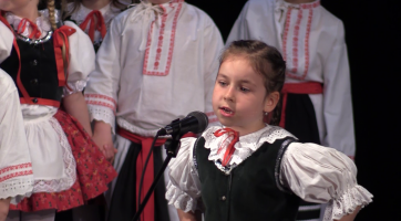 Dětské vystoupení zaplnilo sál kina