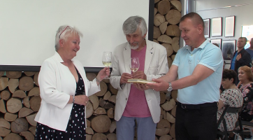 Herec Kamil Pulec pokřtil svou knihu básní Nevyzpytatelné vlny lásky