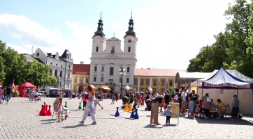 Masarykovo náměstí ožilo smíchem