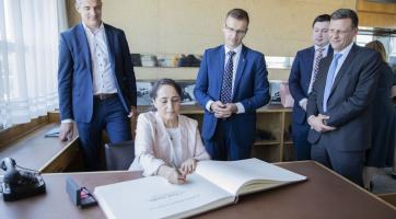 Hejtmanství navštívila tuniská velvyslankyně