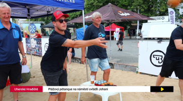 Plážový pétanque na náměstí ovládli Johani