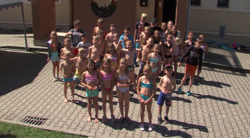 Vodní bitvou zakončily děti pobytový tábor