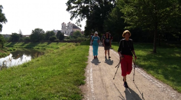 Pouť za umělce projela po Baťově kanále