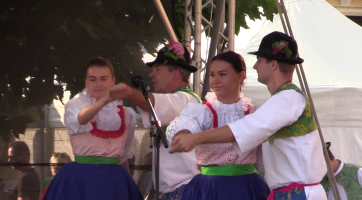 Místní národopisné soubory si daly dostaveníčko