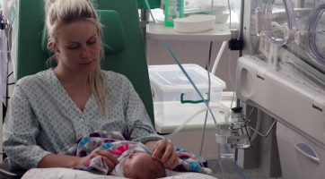 Prázdniny přinesly více porodů než obvykle. Bohužel i těch předčasných