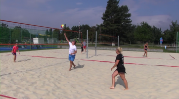 Beachvolejbalový Štěrk Cup se odehrál na nových hřištích