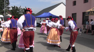 Hodové veselí podpořila dechová hudba Hulíňané