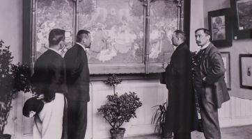 Rodinovu návštěvu završili pískováním i knihou