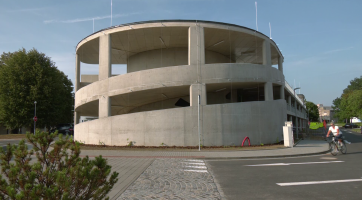 Parkovací dům už slouží návštěvníkům brodských sportovišť