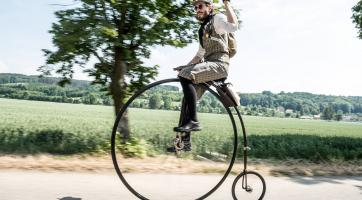 Ve Zlíně propuknou Zlatá třicátá! Do města se vrátí Tomáš Baťa, módní přehlídka, swing nebo historické kolo