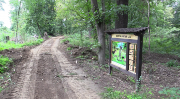V zámeckém parku přibyla naučná stezka o přírodě