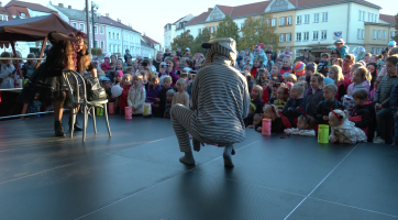 Masarykovo náměstí rozsvítil lampionový průvod