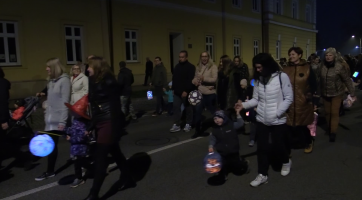 Vznik Československa oslavili v Kyjově lampionovým průvodem