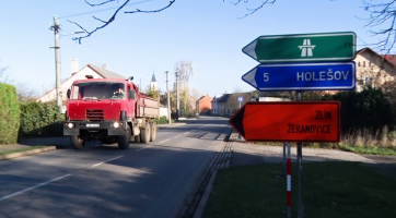 Výstavba dálnice D49 mezi Hulínem a Fryštákem uzavřela silnici Šindelnou