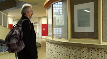 Galerie ve škole představuje díla bývalých žáků