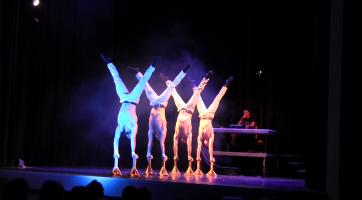 Soubor Losers Cirque Company zvedl diváky ze židlí