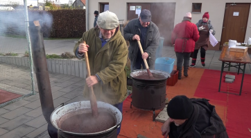 Bleší trh v Kunovicích doplnila zabíjačka