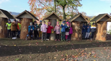 V areálu Kostela Nejsvětější Trojice vznikla naučná stezka