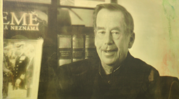 Papírenský kutil Brunton vystavoval v galerii