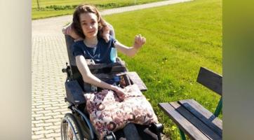 Těžká nemoc obrátila dvacetileté Monice ze Zlína život naruby. Pomoci jí může finanční sbírka