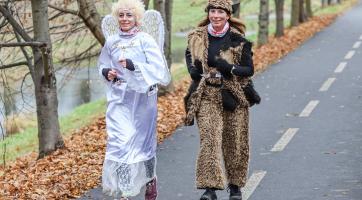 Mikuláš s Cyrilem vyběhali pro dětskou onkologii 216 tisíc