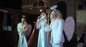 Mikulášskou nadílku si nenechaly ujít stovky dětí