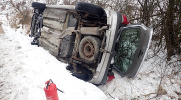 Řidička havarovaného vozidla skončila v péči záchranářů