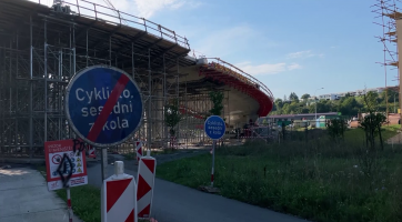 Zlínská radnice dokončuje silniční napojení průmyslové zóny v Přílukách