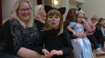 Děti přišly na pomoc Saxaně